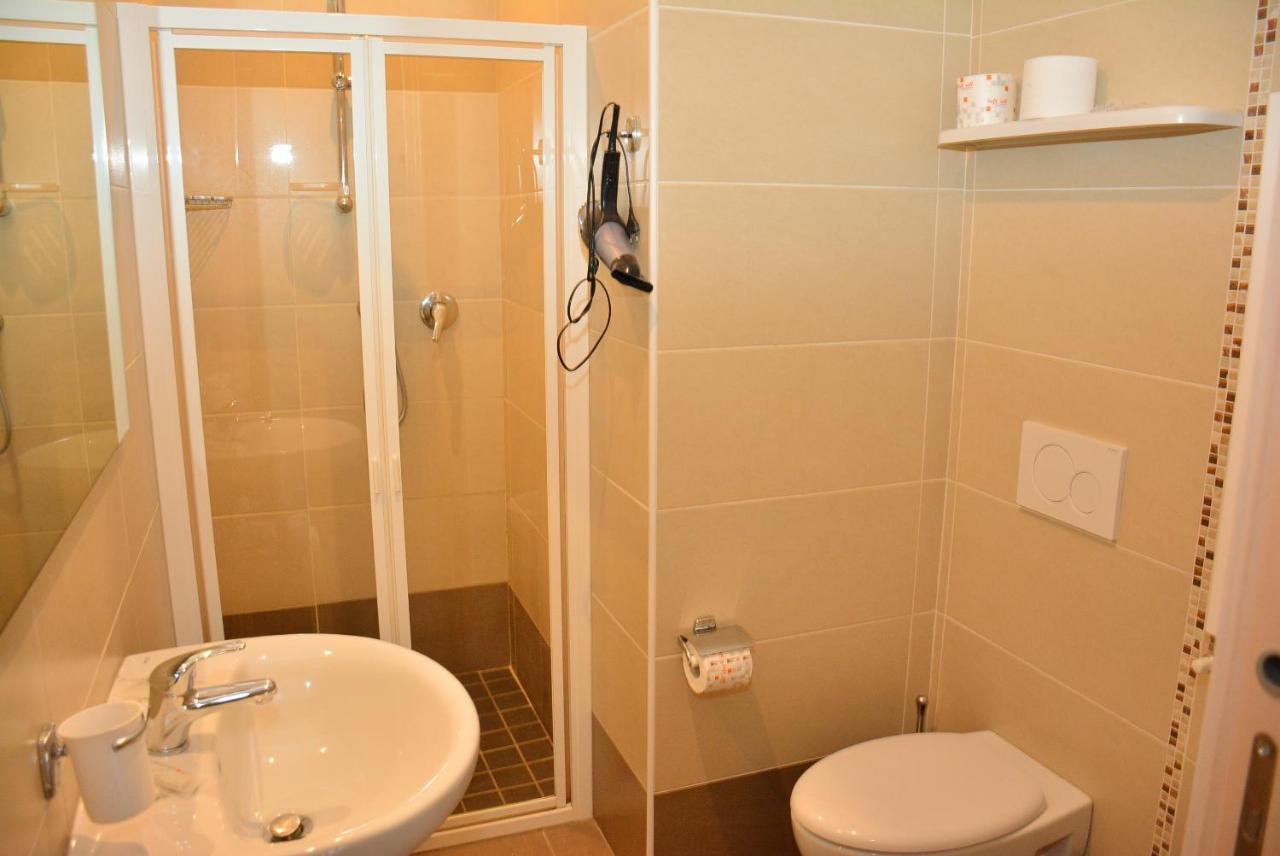 Hotel Marisa Riccione Zewnętrze zdjęcie