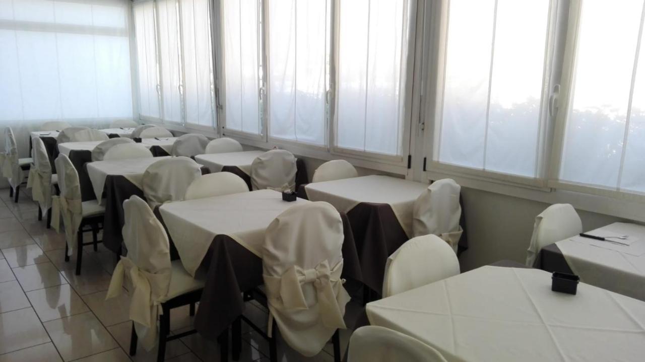 Hotel Marisa Riccione Zewnętrze zdjęcie